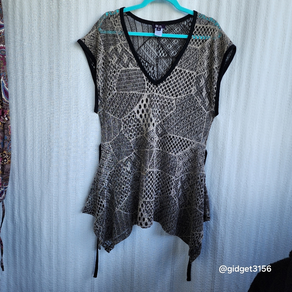 NWOT BLACK/BEIGE CROCHETED TOP/BEACH COVERUP LILY BY FIRMIANA - SIZE LARGE